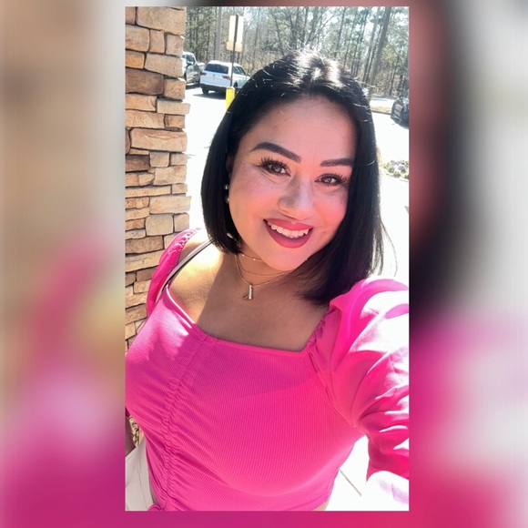 Lorena Barrios - Poshmark Profile Picture of Lorena Barrios (@elclosetdelore) on Poshmark