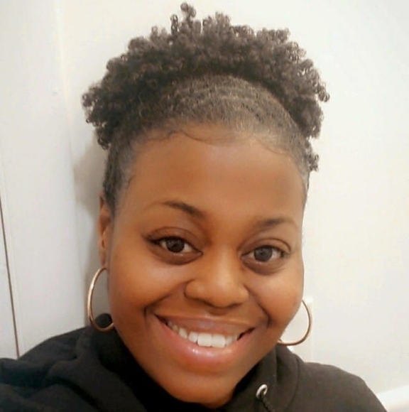 Profile Picture of Monique Walters (@mizzezmonique) on Poshmark