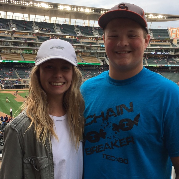 Profile Picture of Sara Eggink (@seggink) on Poshmark