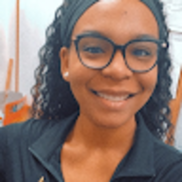 Profile Picture of Kourtney Raglin (@kourtneyboak) on Poshmark