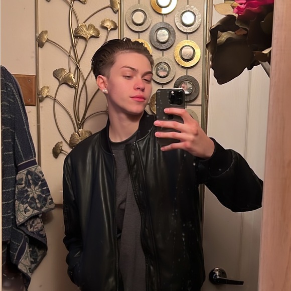 Profile Picture of Yalaina Silva-torres (@yalainatorres05) on Poshmark