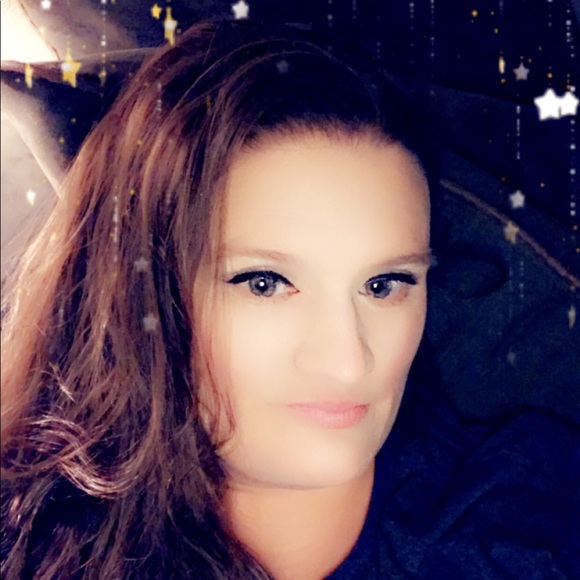 Profile Picture of Shawna Sifford (@sgs218008878) on Poshmark