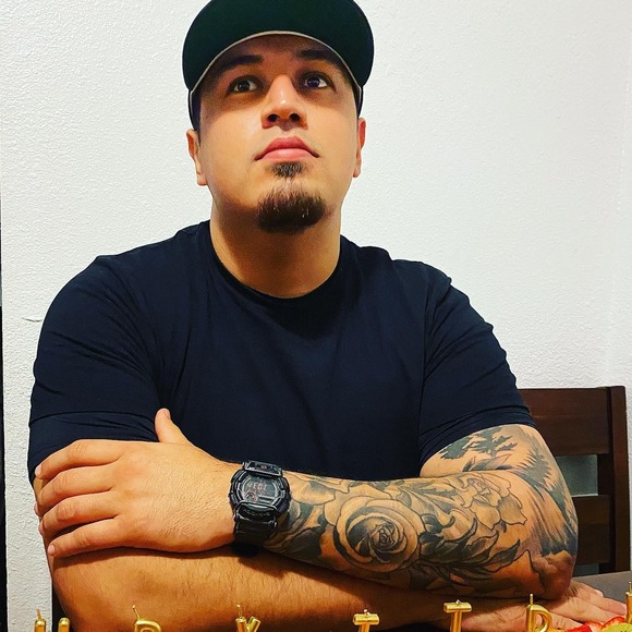 Profile Picture of Alex Paz (@alexpadres42) on Poshmark