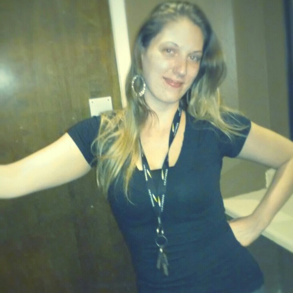 Profile Picture of Jackie Eicholz (@blueeyedbunni) on Poshmark