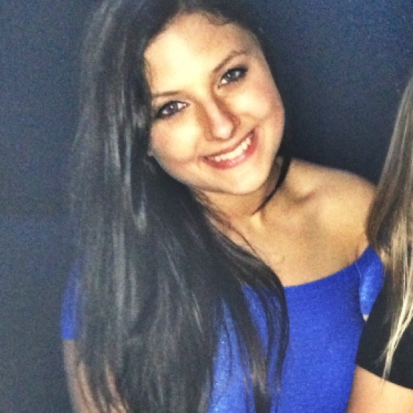 Chelsea Angelo - Poshmark Profile Picture of Chelsea Angelo (@clynn075) on Poshmark