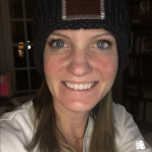 Profile Picture of Kelly Cavazos (@kellycava) on Poshmark