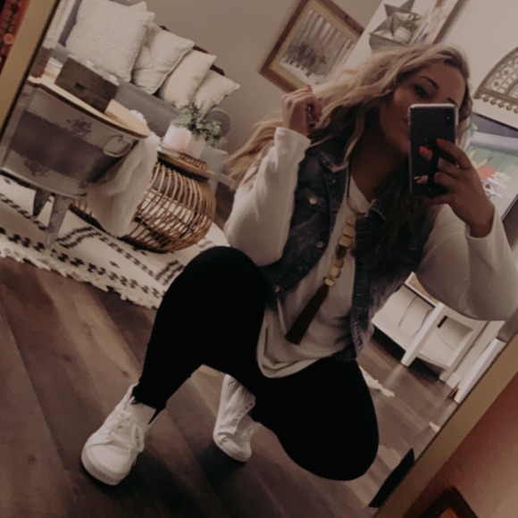 Profile Picture of Jessica Lack (@jlack01) on Poshmark