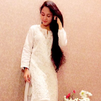 Profile Picture of Syeda Fatima Sabika Rizvi (@Probablyydk) on Twitter
