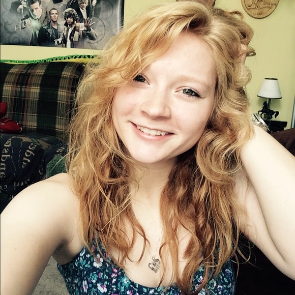 Profile Picture of Christa Oxley-laugen (@christaox) on Poshmark