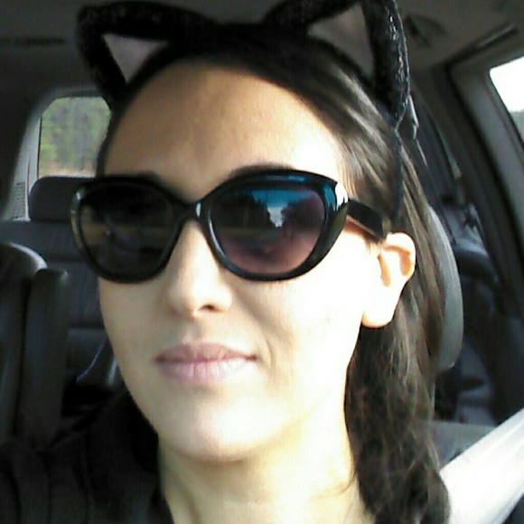 Profile Picture of Catherine Coffey (@catcof79) on Poshmark