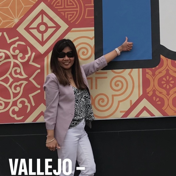 Profile Picture of Jennifer Palacpac (@j_palacpac) on Poshmark