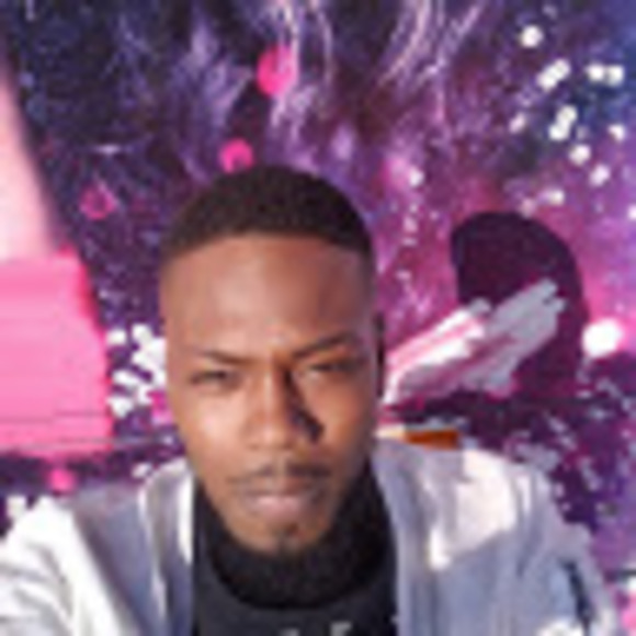 Profile Picture of Kidd Kidd (@kiddkidd176) on Poshmark