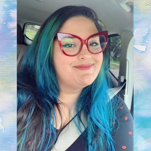 Profile Picture of Victoria Jesuele (@victoriajes) on Poshmark