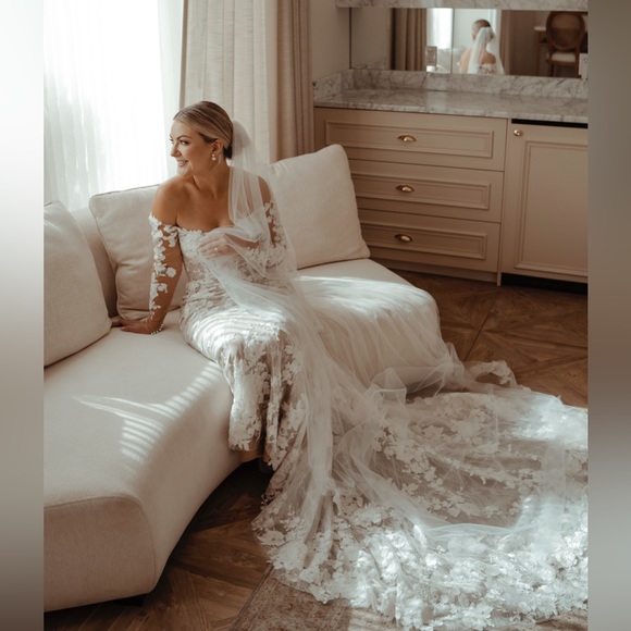 Profile Picture of Jessica Andreassen (@jessicarubyjean) on Poshmark