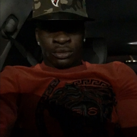 Profile Picture of Charles Lester (@macking11) on Poshmark