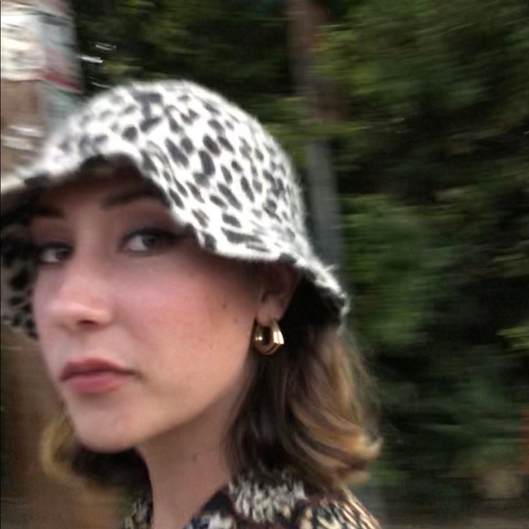 Profile Picture of Danielle Fitzgibbon (@danielle_fitz) on Poshmark