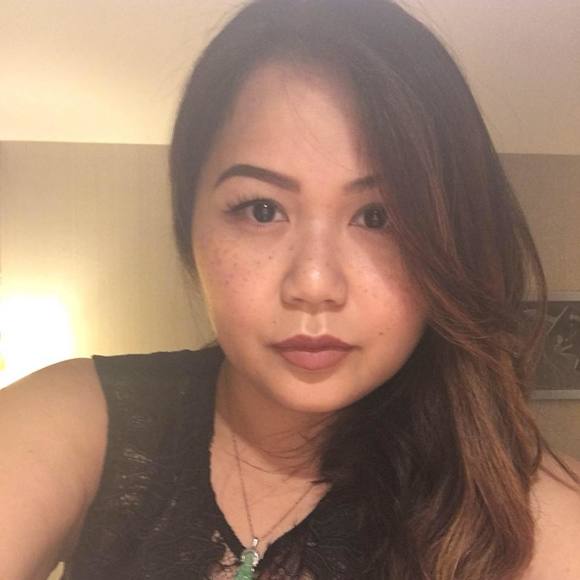 Profile Picture of Lucki Hoang (@luckicharm06) on Poshmark