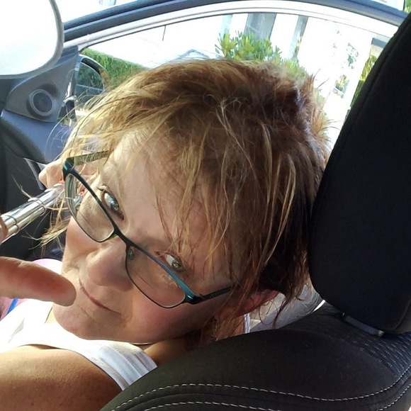 Sue Thornton - Poshmark Profile Picture of Sue Thornton (@tsue9291) on Poshmark