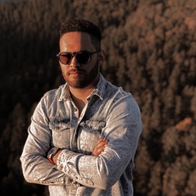 Profile Picture of THICҜ CHΔIΠ DΩG (@LalooAlmaraz) on Twitter