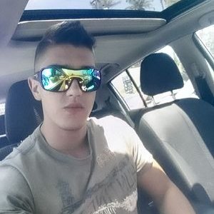 Profile Picture of Julian Arroyave (@Julianarroyav14) on Twitter