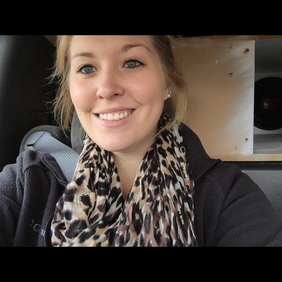 Profile Picture of Alexandra Fillmann (@alexandrakayy) on Poshmark