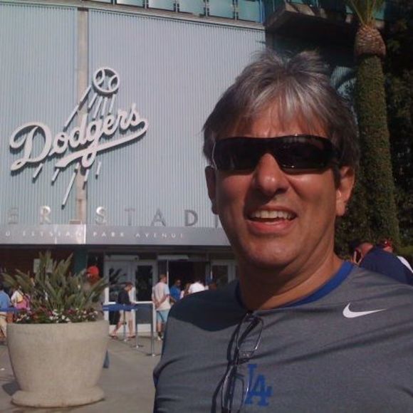 Profile Picture of David Toma (@dtoma16) on Poshmark