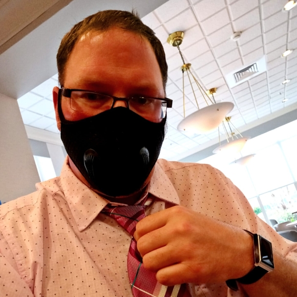 Profile Picture of Jeff Garren (@jeffgarren1981) on Poshmark