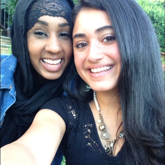 Profile Picture of Daniya Attal (@ddattal) on Poshmark