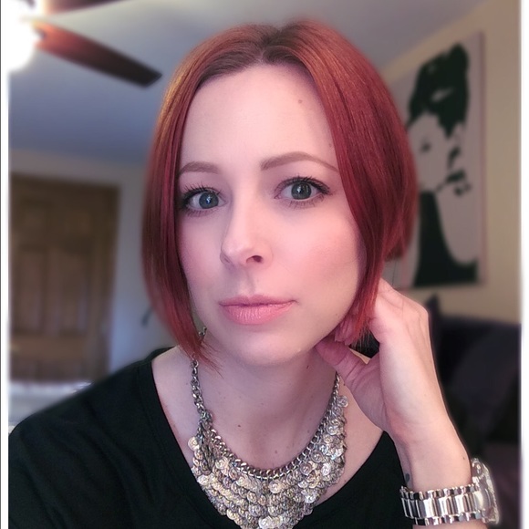 Carrie Debouche - Poshmark Profile Picture of Carrie Debouche (@cjdebouche) on Poshmark