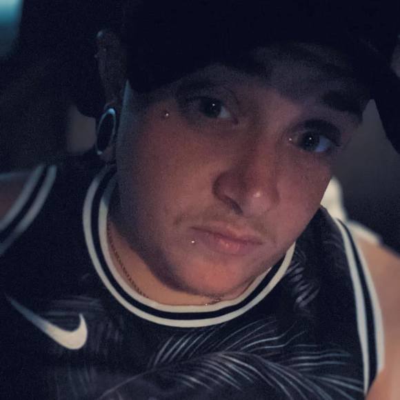 Profile Picture of Hunter Seagle (@hseagle1228) on Poshmark