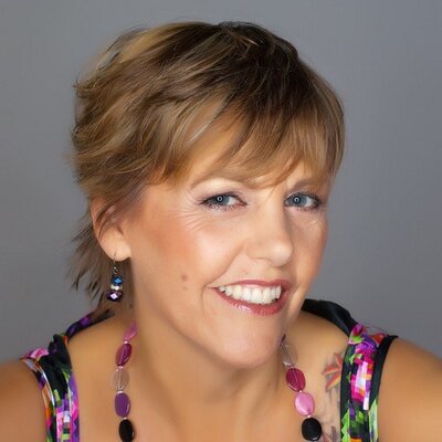 Profile Picture of Tina Wilkins (@psychicbabe) on Twitter