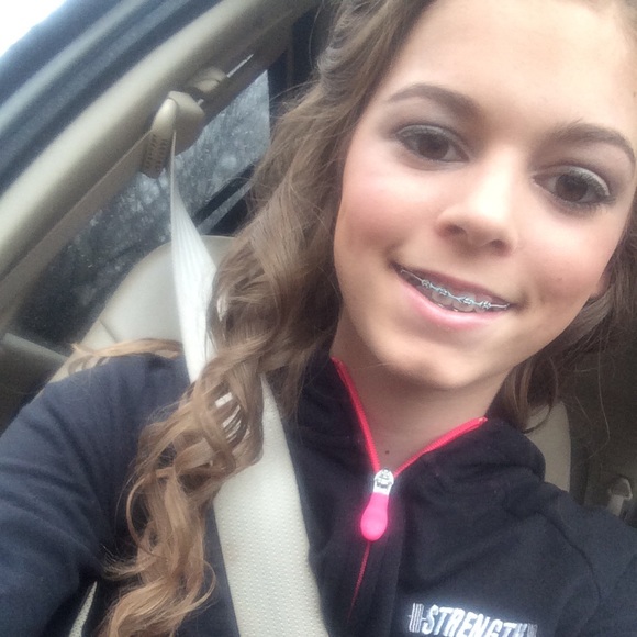 Zoe Vilvens - Poshmark Profile Picture of Zoe Vilvens (@zoe_vilvens4) on Poshmark