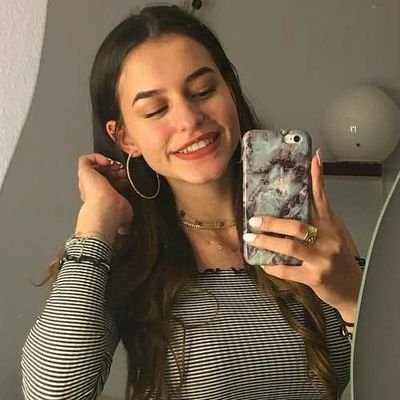 Profile Picture of Alexa Sinclairon Twitter