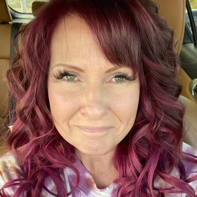 Profile Picture of Lori Hardenon Twitter