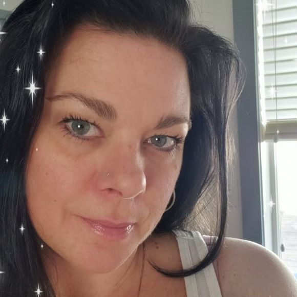 Profile Picture of Jacqueline Hansen (@j_ax_13) on Poshmark