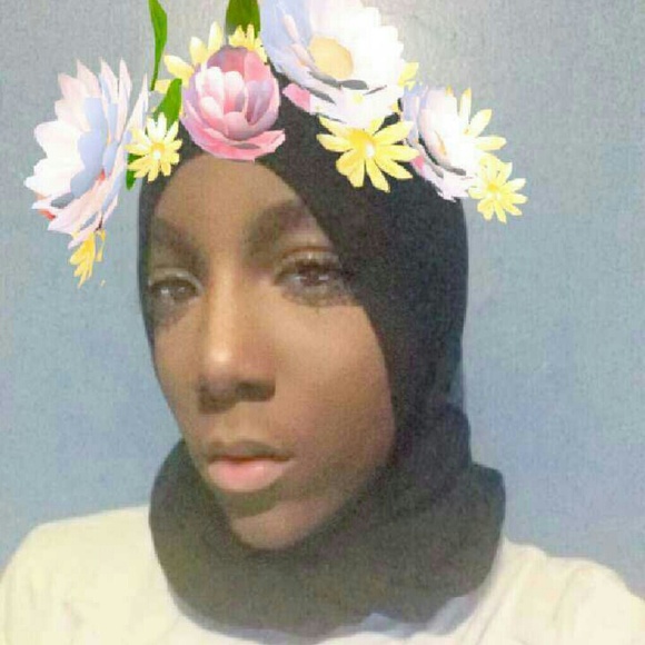 Profile Picture of Jonnaya Conover (@prettyxnuu) on Poshmark