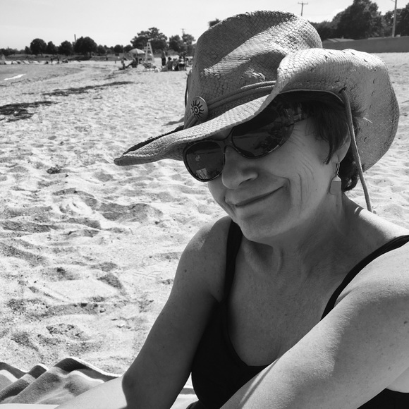 Profile Picture of Tina Sherman (@ccsoxfan1955) on Poshmark