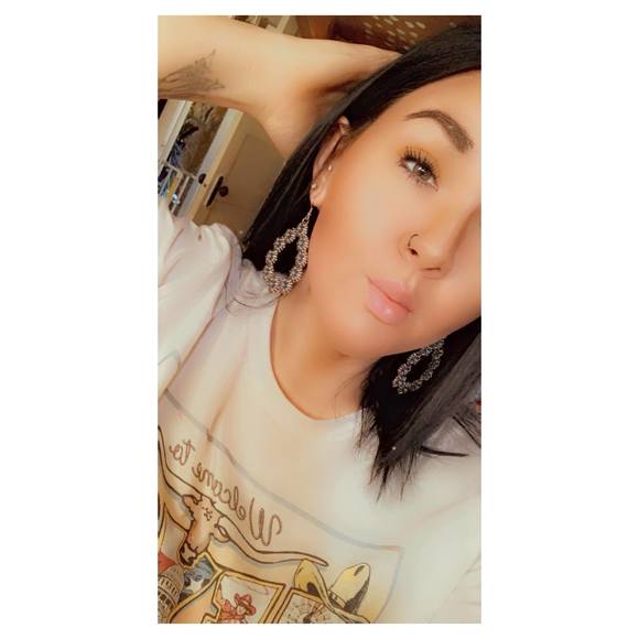 Profile Picture of Courtney Black (@courtneyblac783) on Poshmark