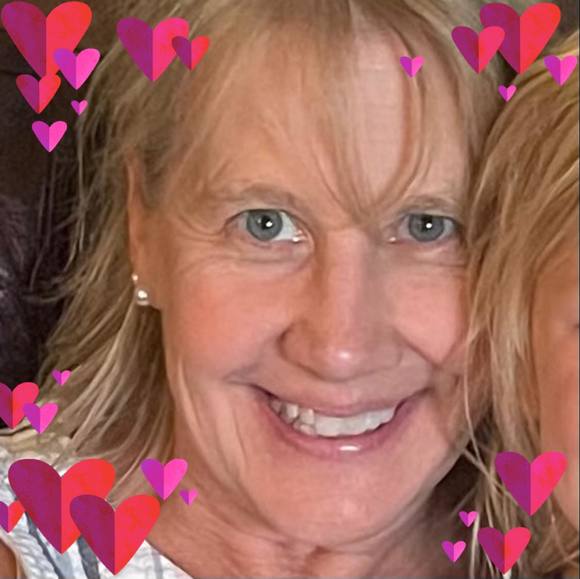Profile Picture of Dephne Schick (@dephneschick) on Poshmark