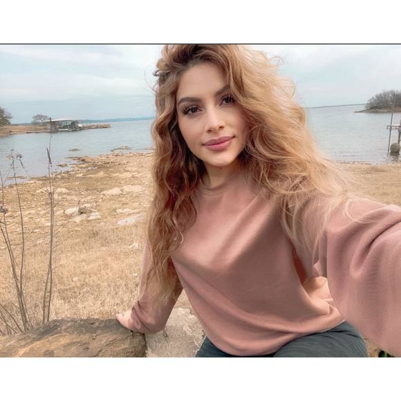 Profile Picture of Andy Rojas (@andyrojas369) on Poshmark