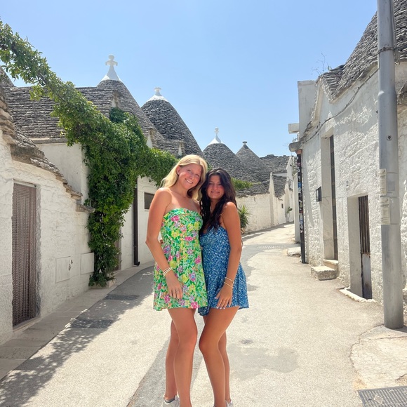 Profile Picture of Leah Hubert (@hubertleah) on Poshmark