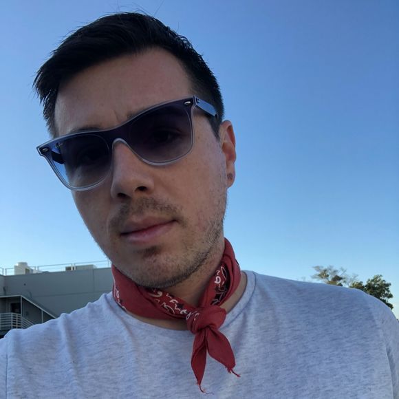 Profile Picture of Carlos Suarez (@csuarez598) on Poshmark