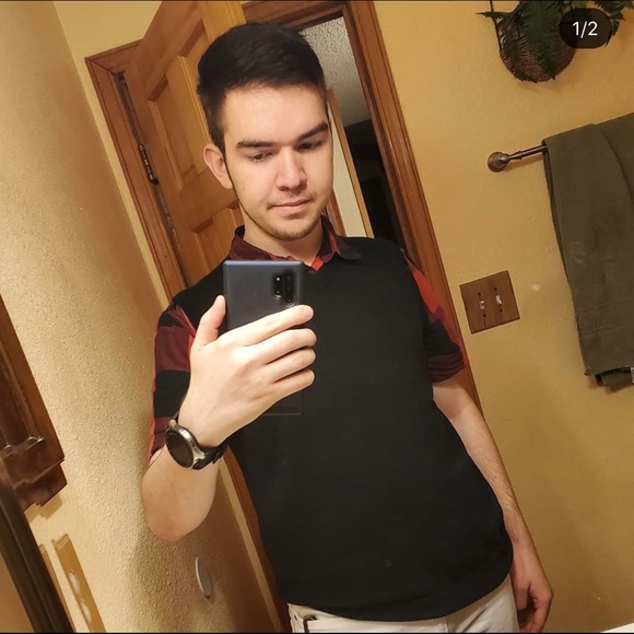 Profile Picture of Roberto Buenrostro (@djdj6412) on Poshmark