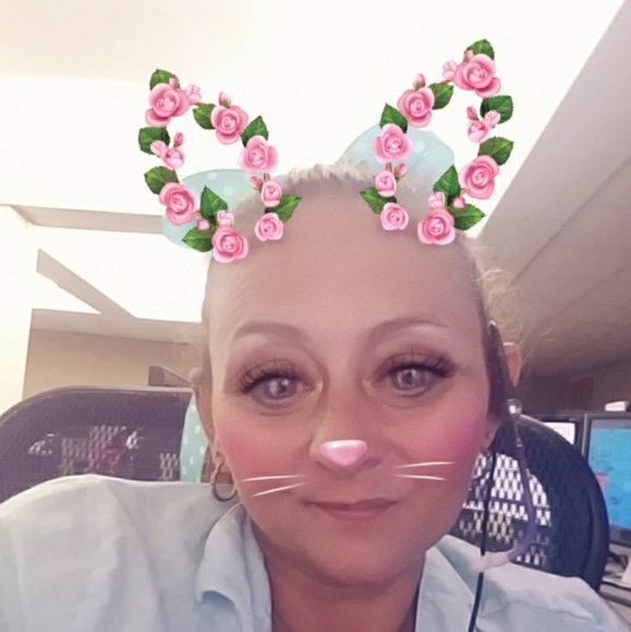 Profile Picture of Brandi Keune (@bkeune09) on Poshmark