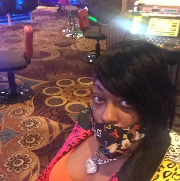 Profile Picture of Pam Hunter (@pamelahunter14) on Poshmark