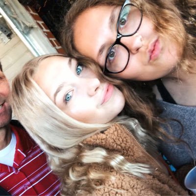 Profile Picture of Alexandria🌞 (@Al_a_parker) on Twitter