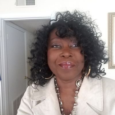Profile Picture of Paulette Moore (@phmoore81) on Twitter