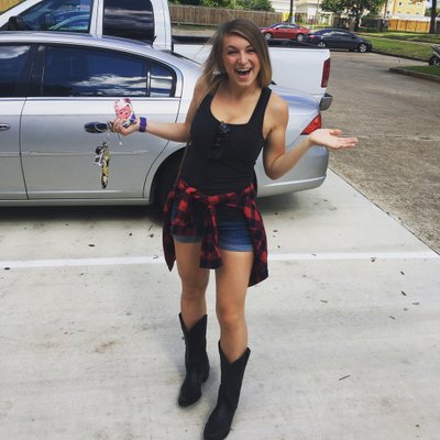 Profile Picture of Emma Davis (@EmmaMarczak) on Twitter