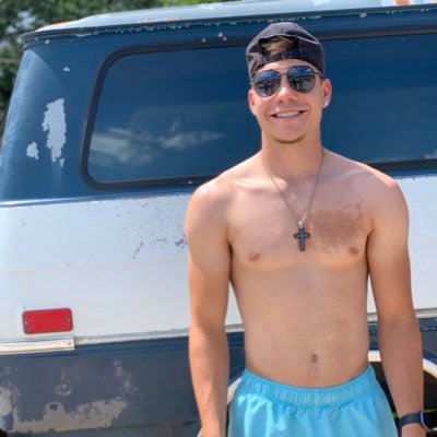 Profile Picture of Jacob 震惊全国 (@jakeshockley22) on Twitter