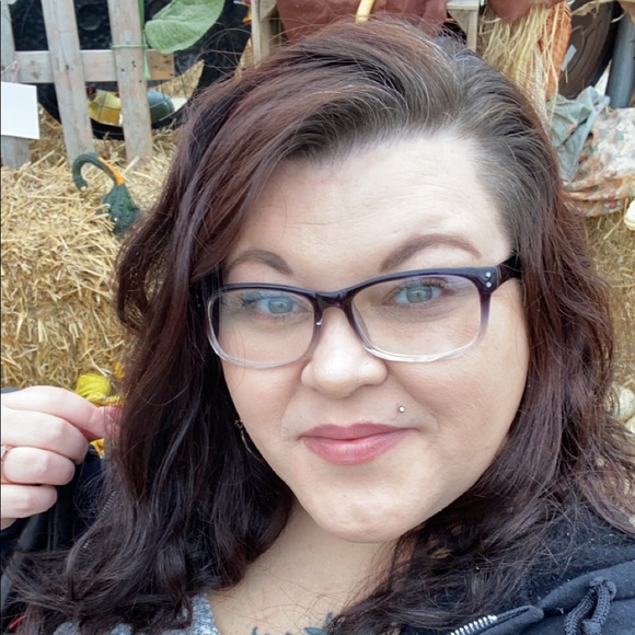 Profile Picture of Miranda Patterson (@mpatterson1986) on Poshmark